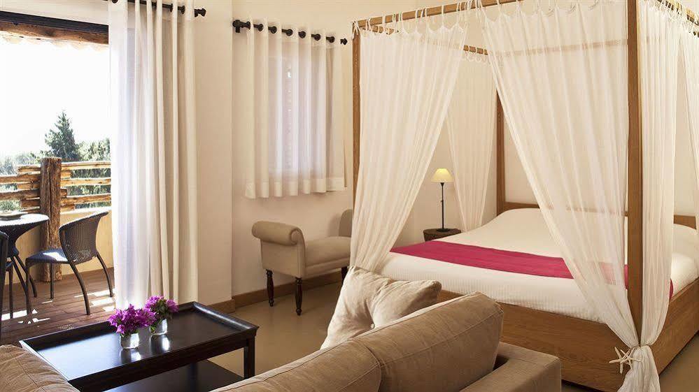 เล แบร์ฌรี เดอ ปาลอมบัจจา Hotel ปอร์โต-เวคคีโอ ภายนอก รูปภาพ